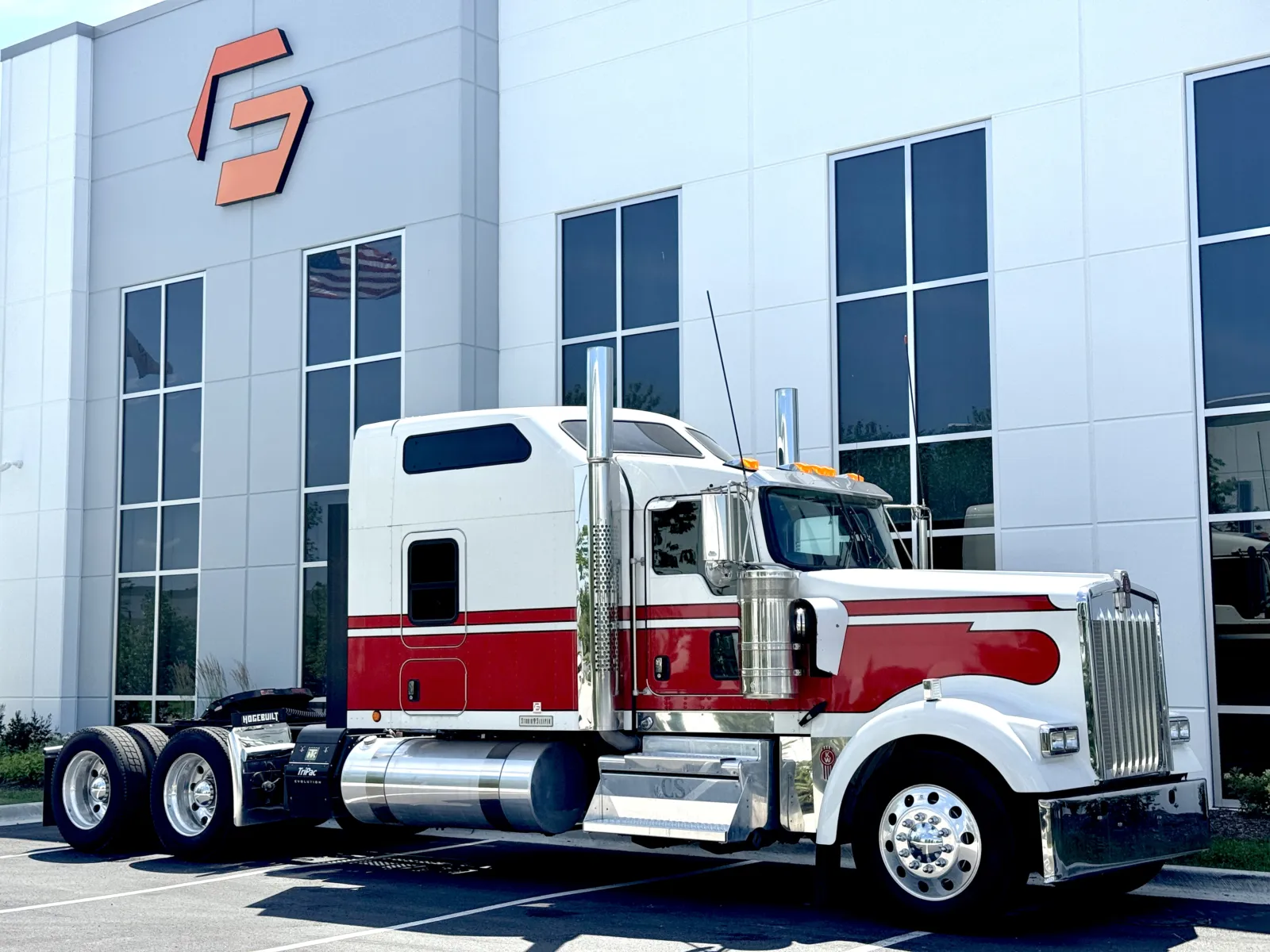 2023 Kenworth W900 - image 2