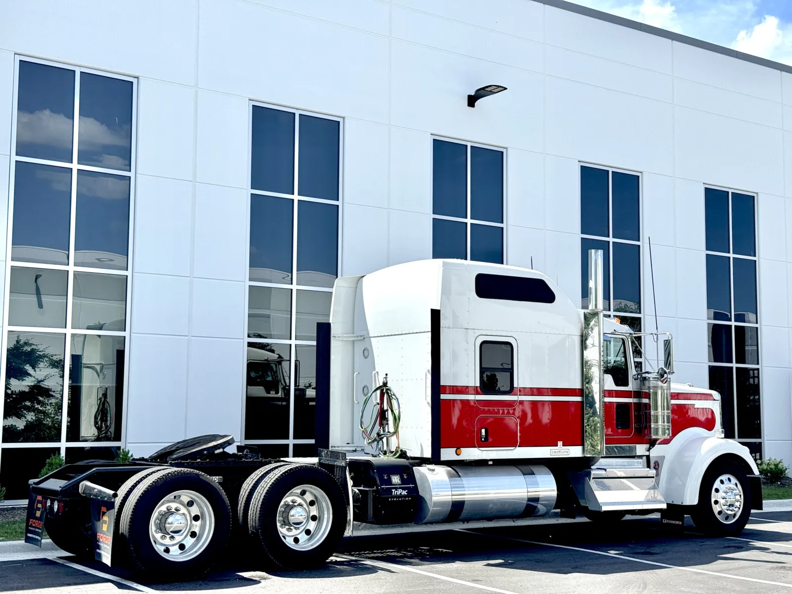 2023 Kenworth W900 - image 5