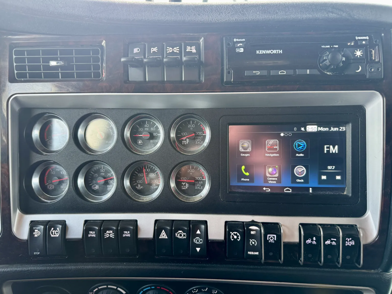 2023 Kenworth W900 - image 18