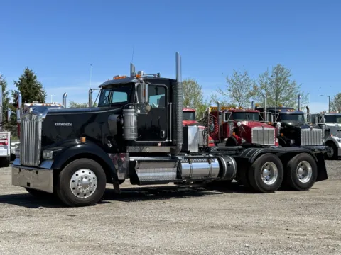 Photos of 2011 KENWORTH W900 for sale in New Lenox, IL at Forge Truck Centers - Illinois