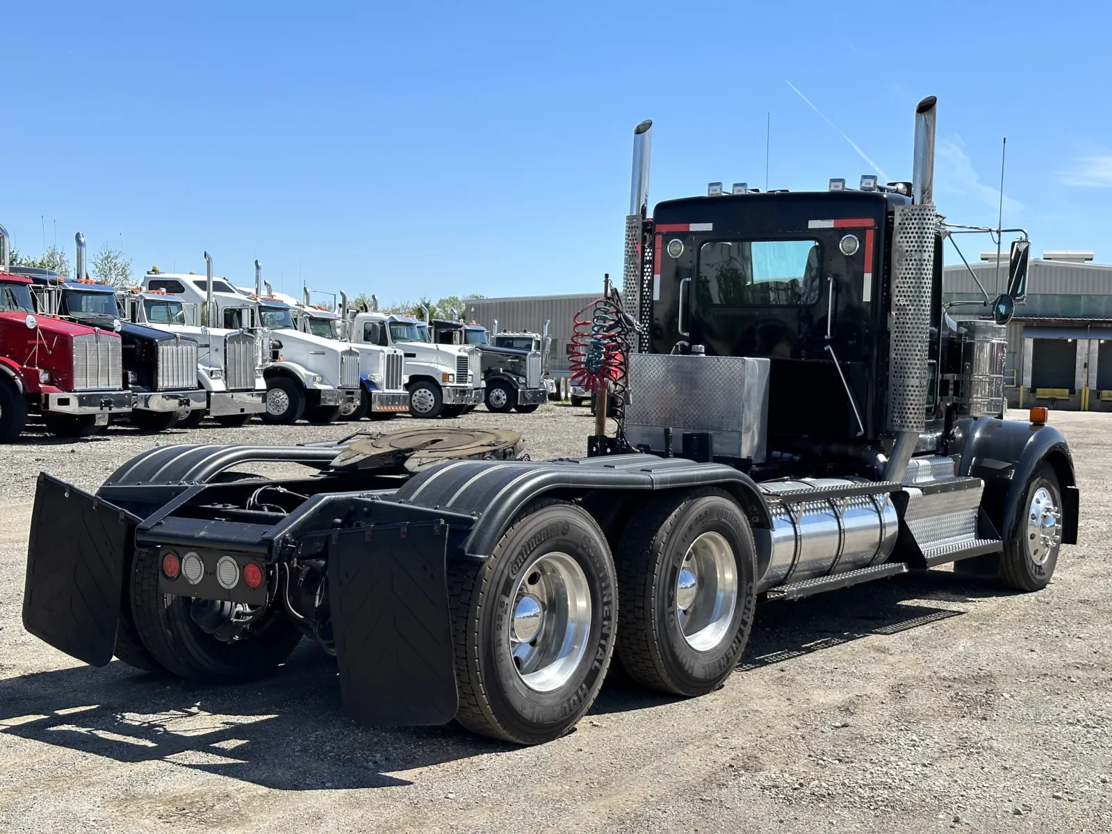 2011 Kenworth W900 - image 5