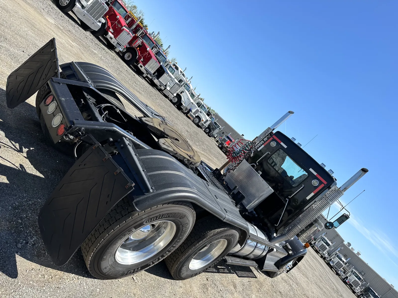 2011 Kenworth W900 - image 11