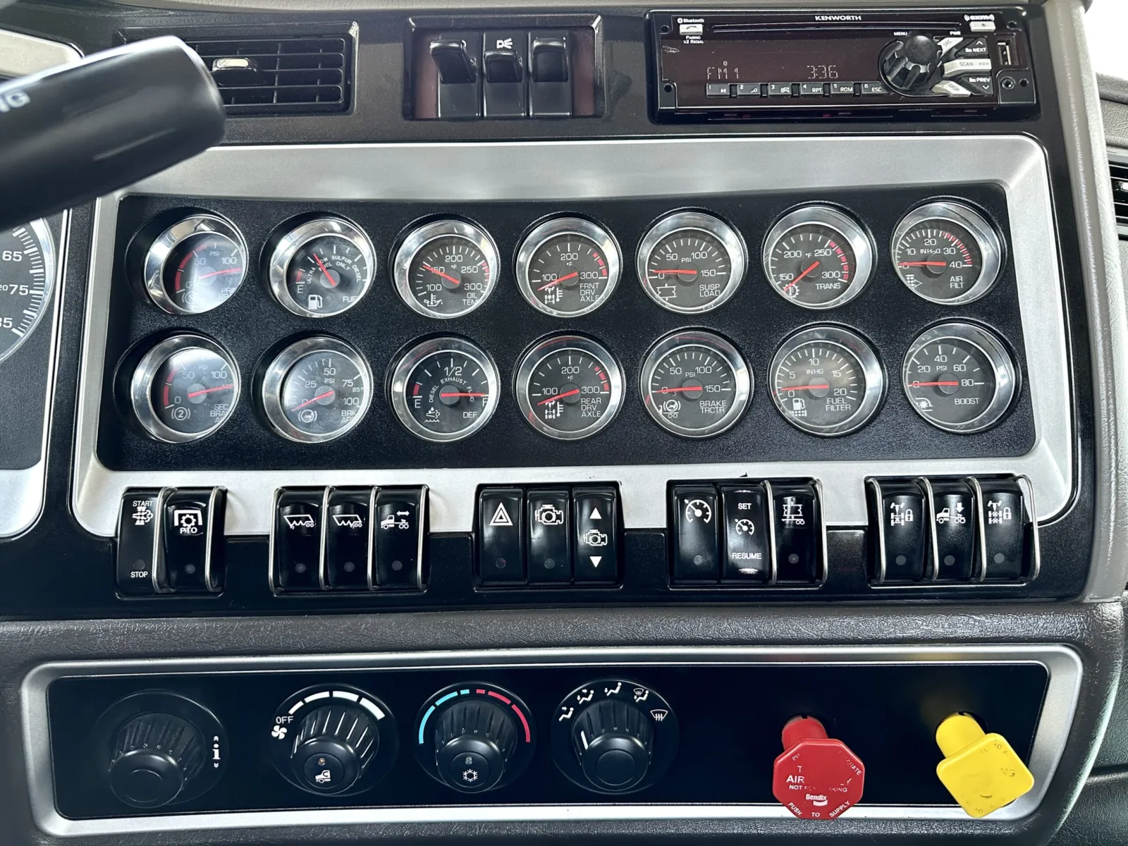 2018 Kenworth W900 - image 18