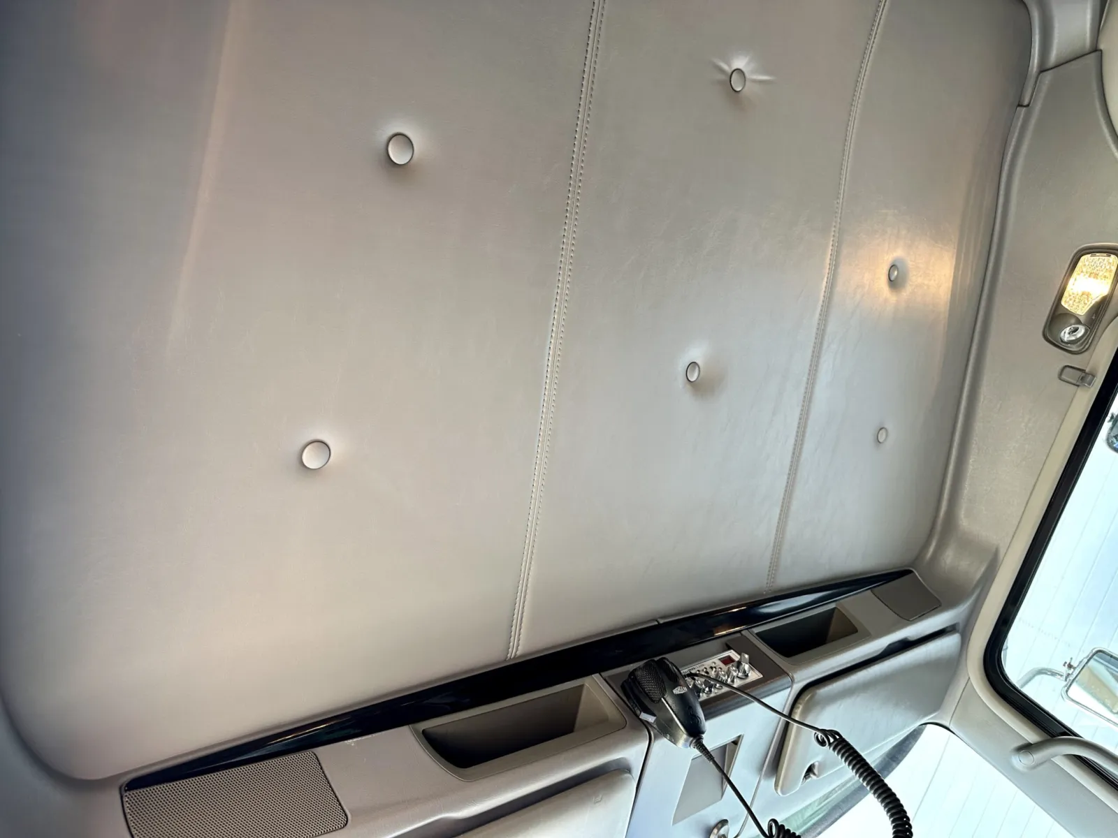 2018 Kenworth W900 - image 20