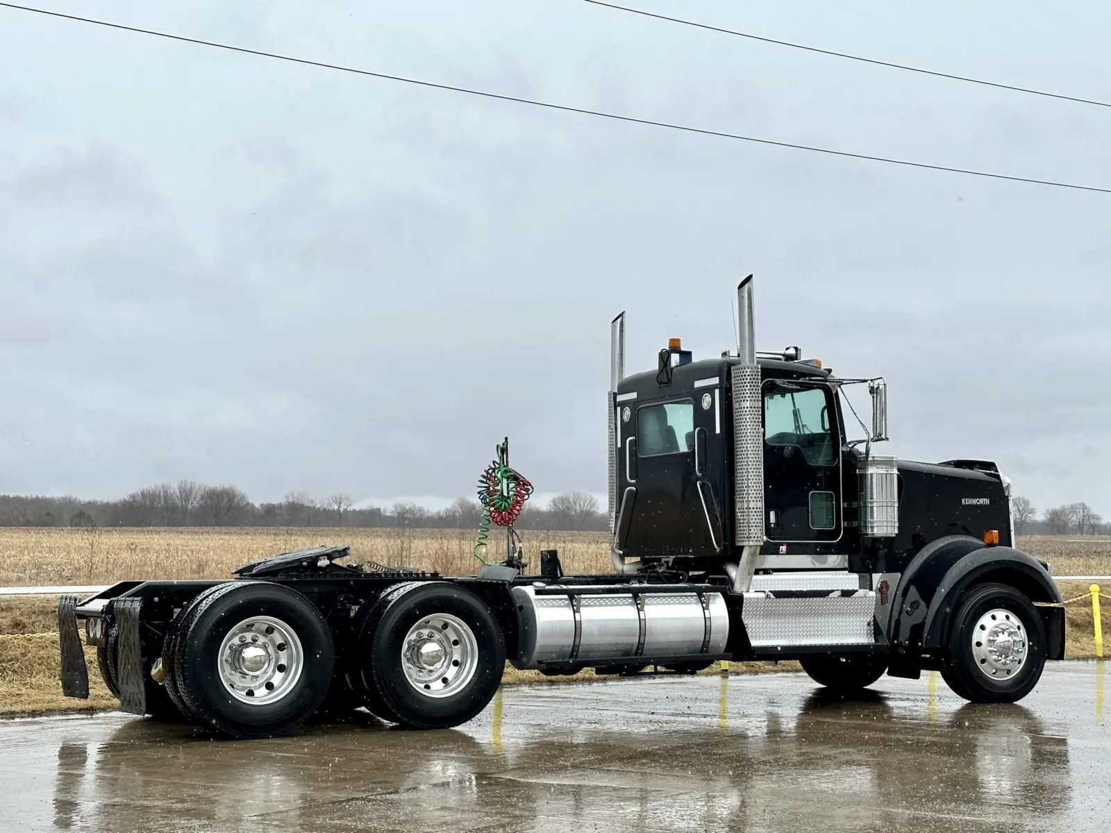 2011 Kenworth W900 - image 5