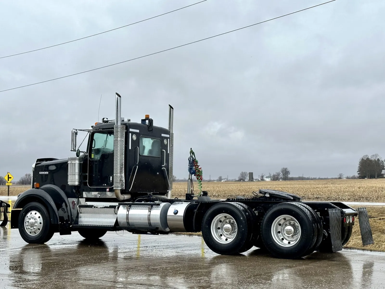 2011 Kenworth W900 - image 6