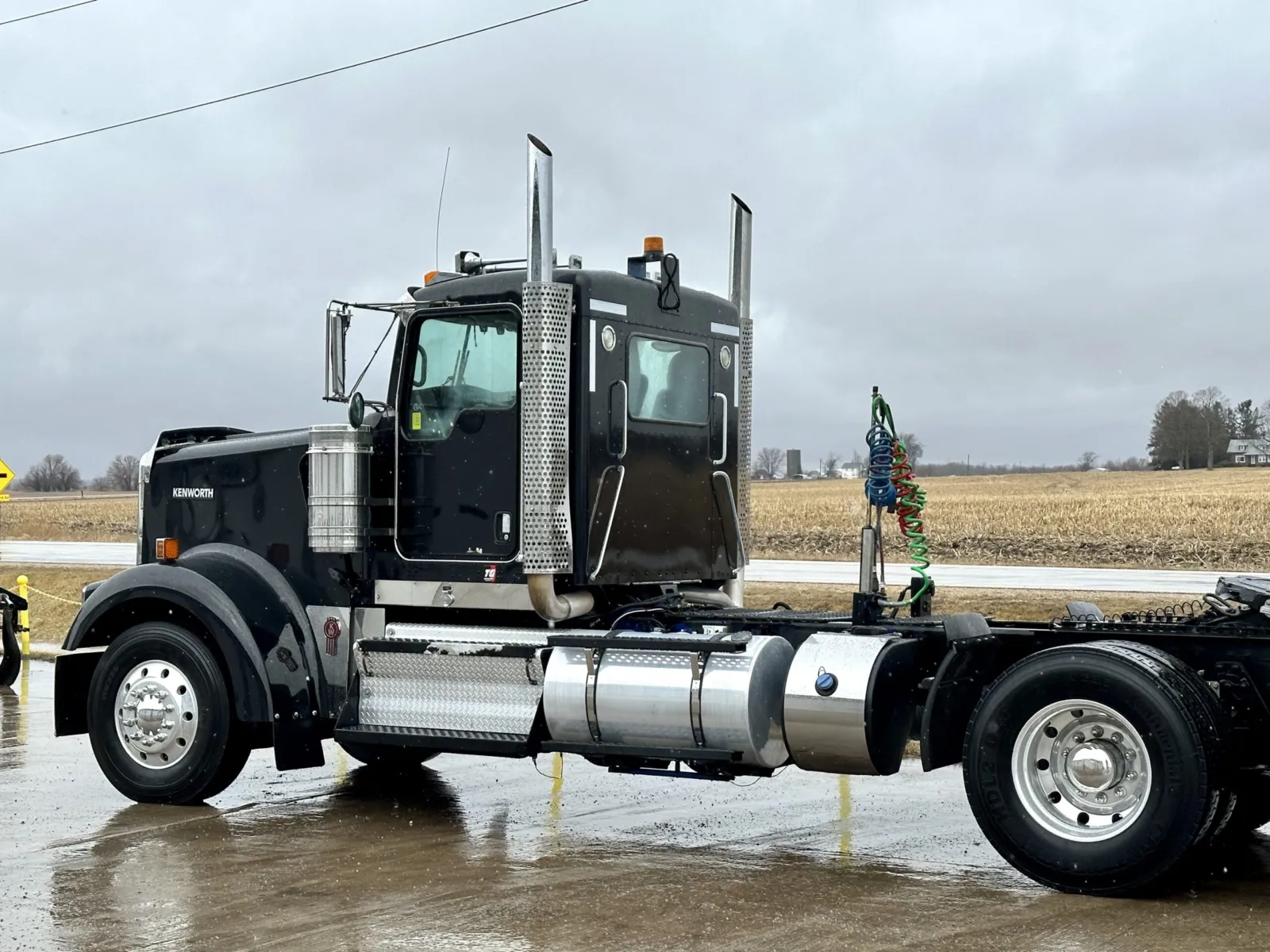 2011 Kenworth W900 - image 8