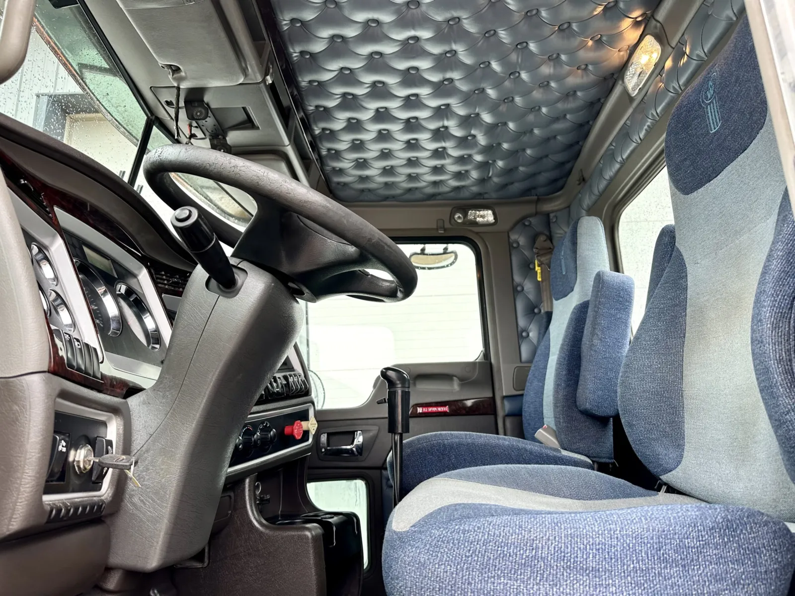 2011 Kenworth W900 - image 13