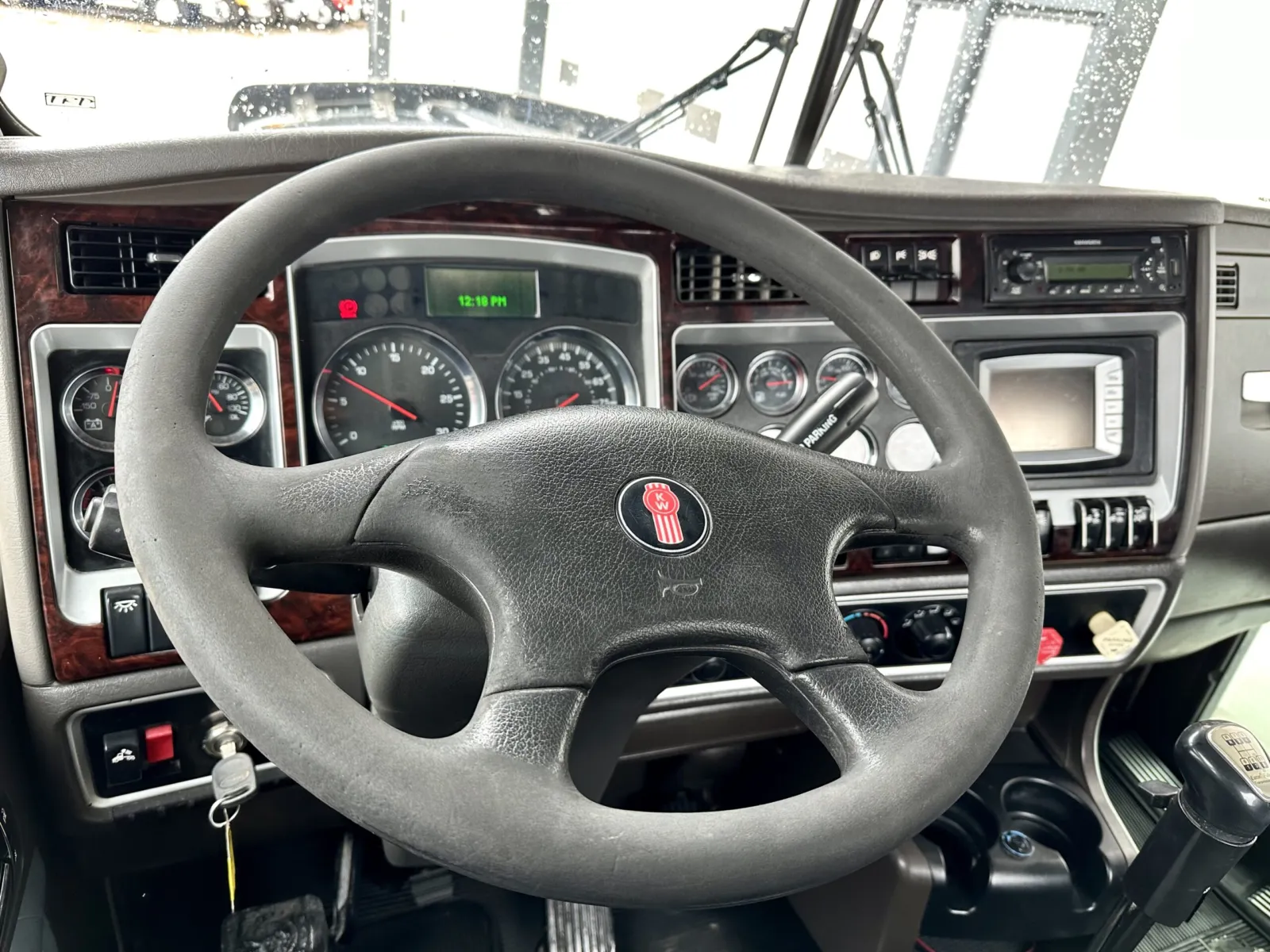 2011 Kenworth W900 - image 15