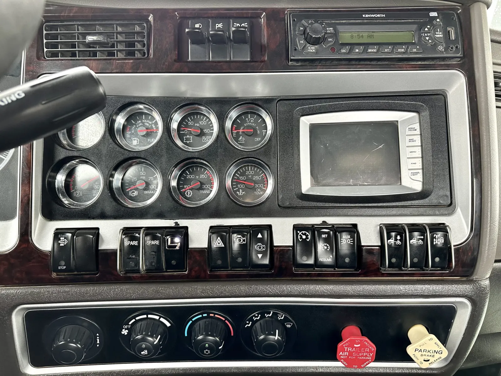 2011 Kenworth W900 - image 17