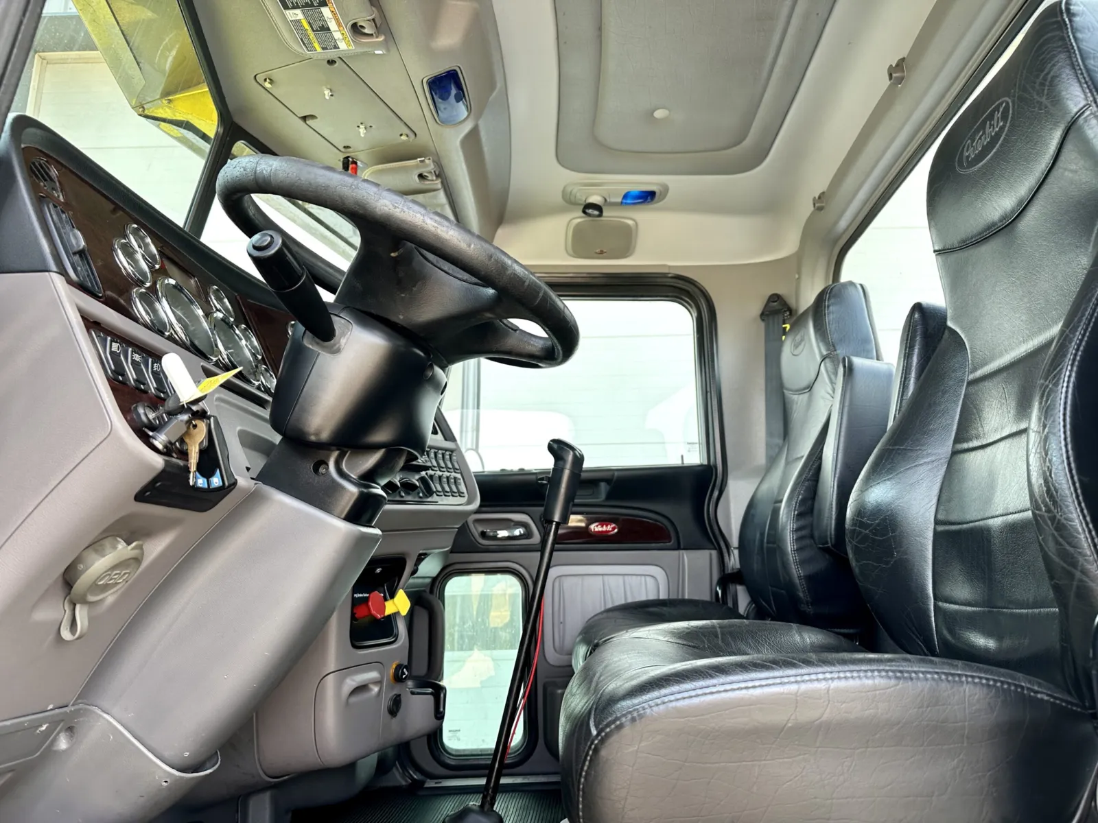 2014 Peterbilt 389 - image 15