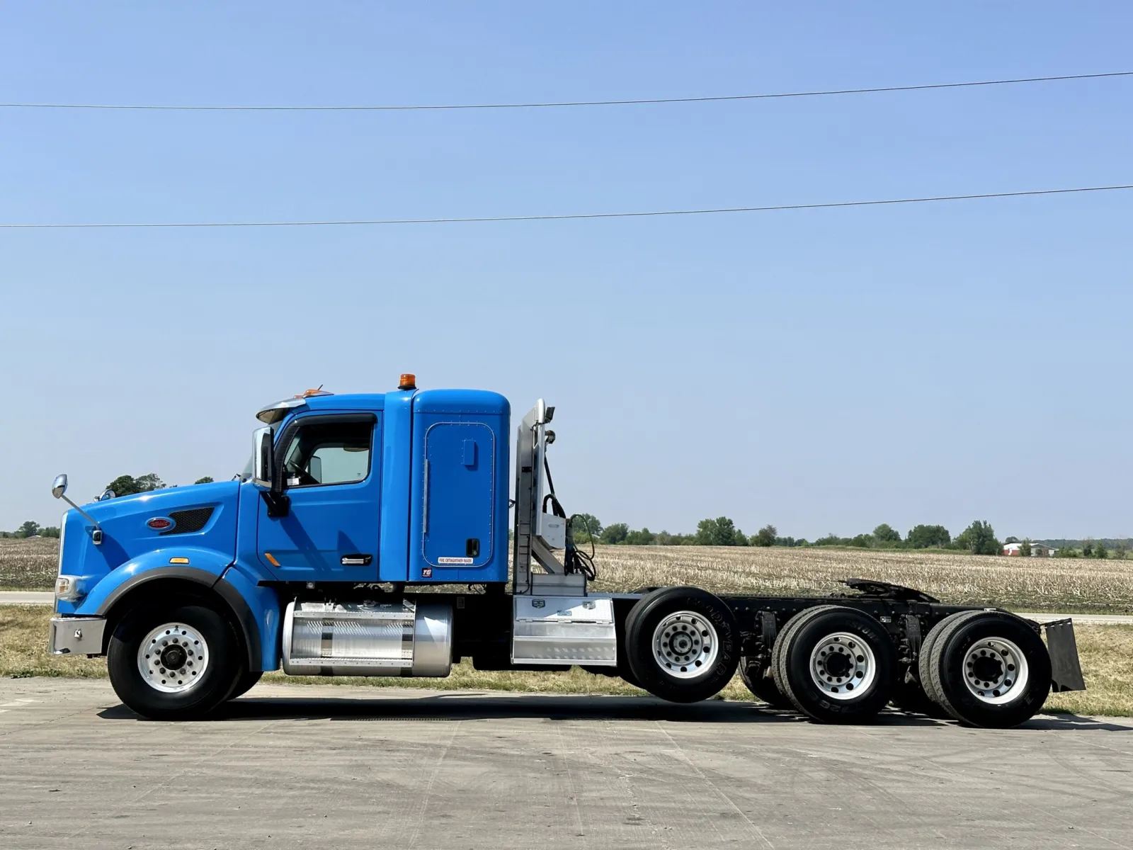 2016 Peterbilt 567 - image 4
