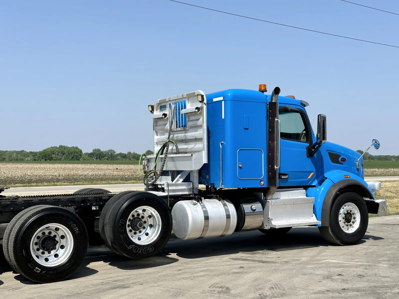 2016 Peterbilt 567 - image 7