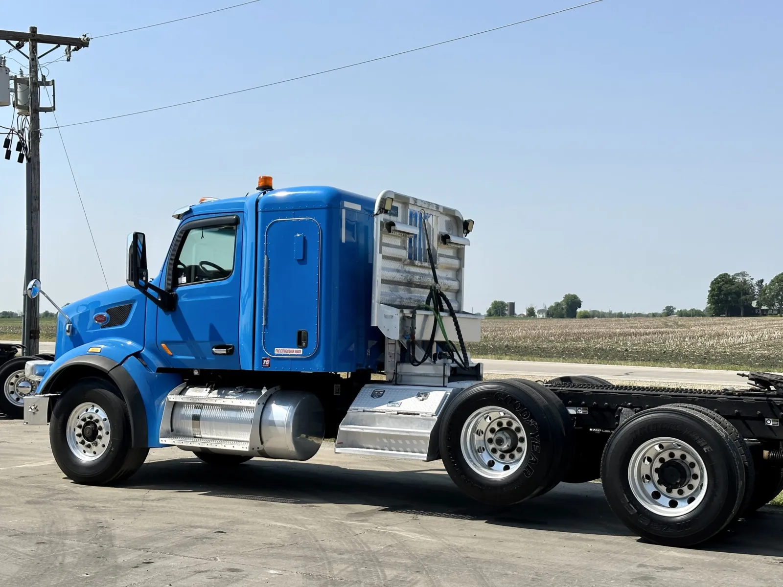 2016 Peterbilt 567 - image 8