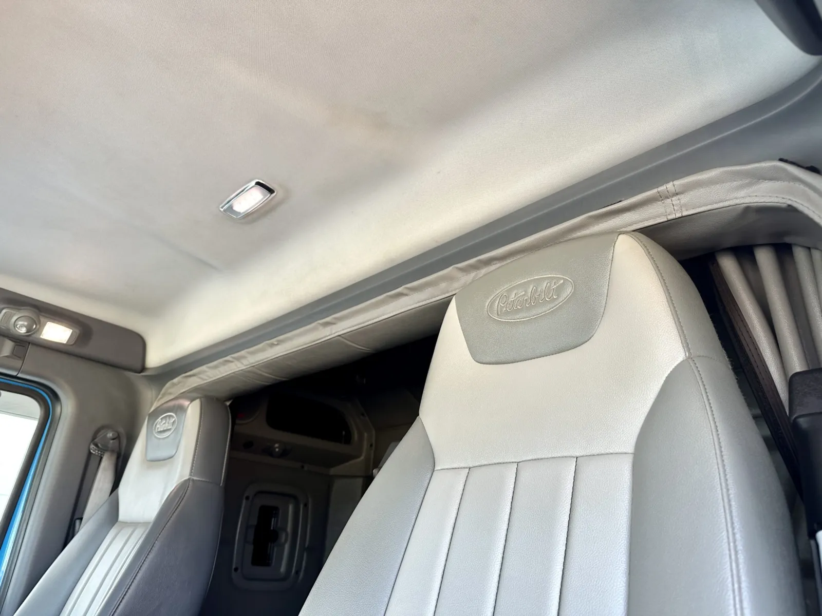 2016 Peterbilt 567 - image 19