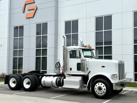 Photos of 2014 PETERBILT 388 for sale in New Lenox, IL at Forge Truck Centers - Illinois