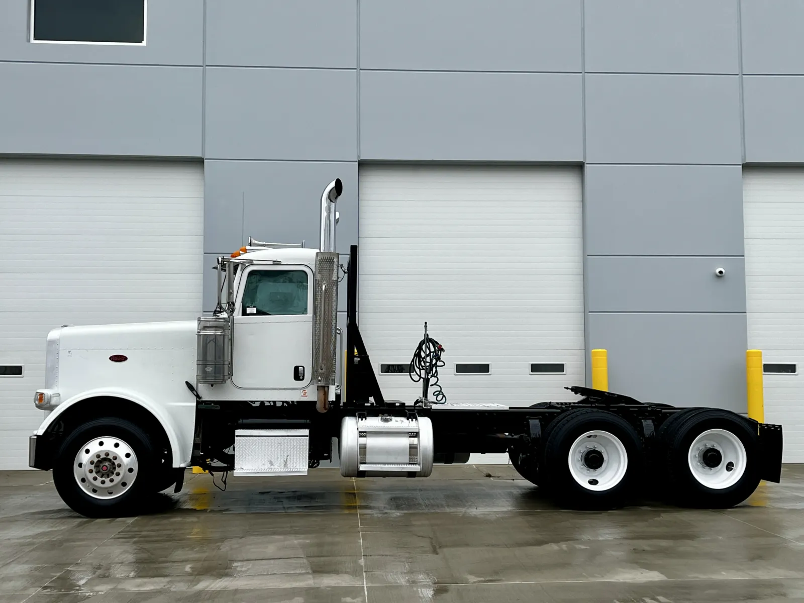 2014 Peterbilt - image 4