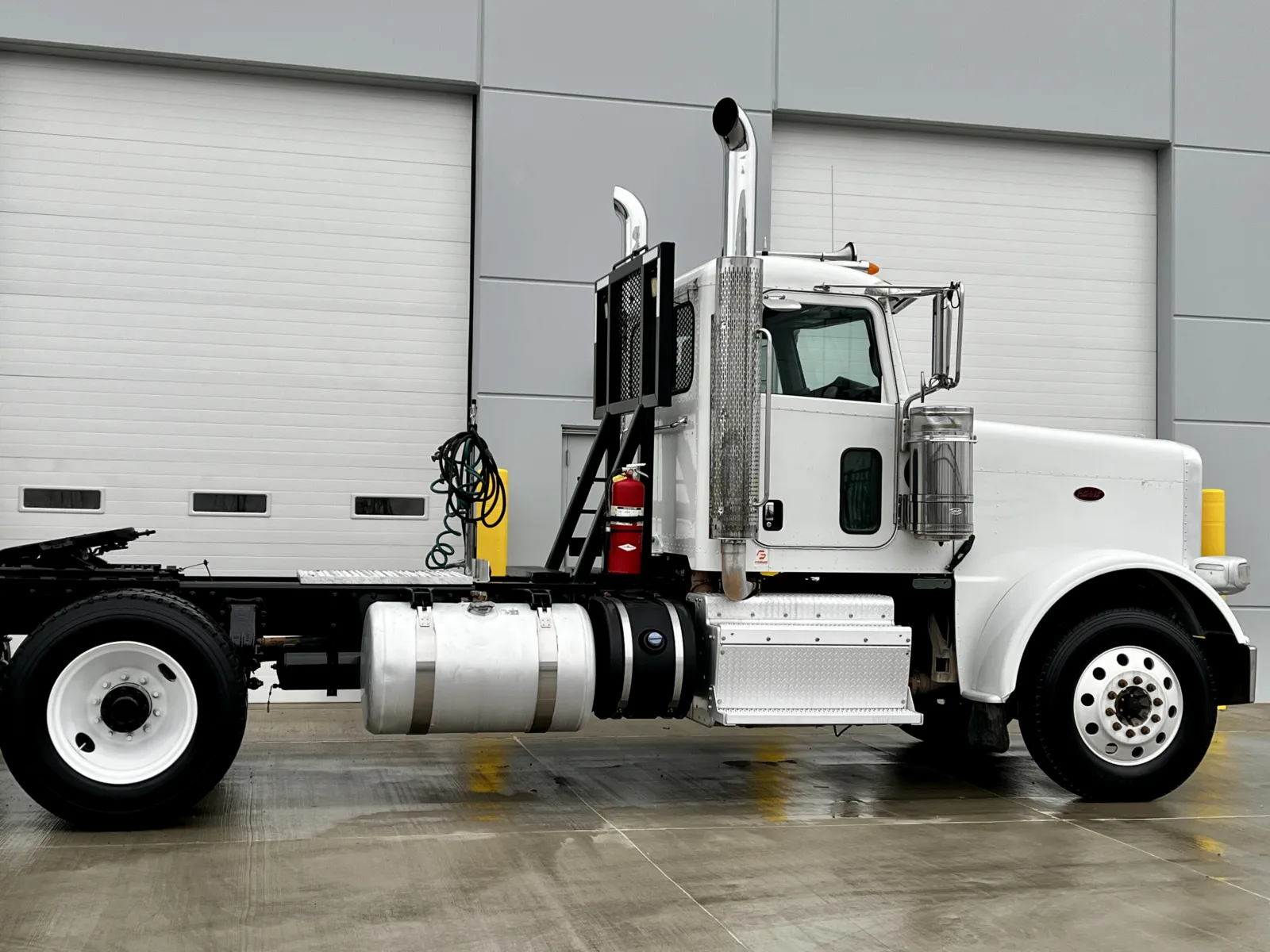 2014 Peterbilt - image 7
