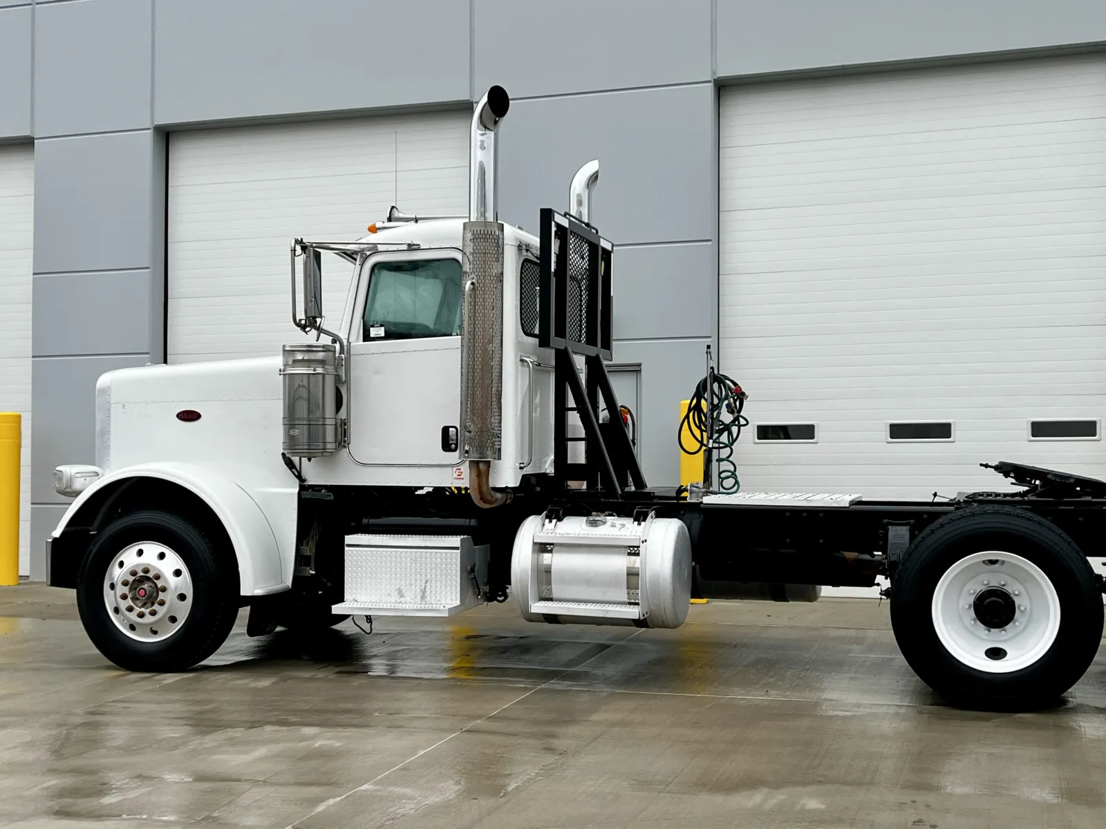 2014 Peterbilt - image 8