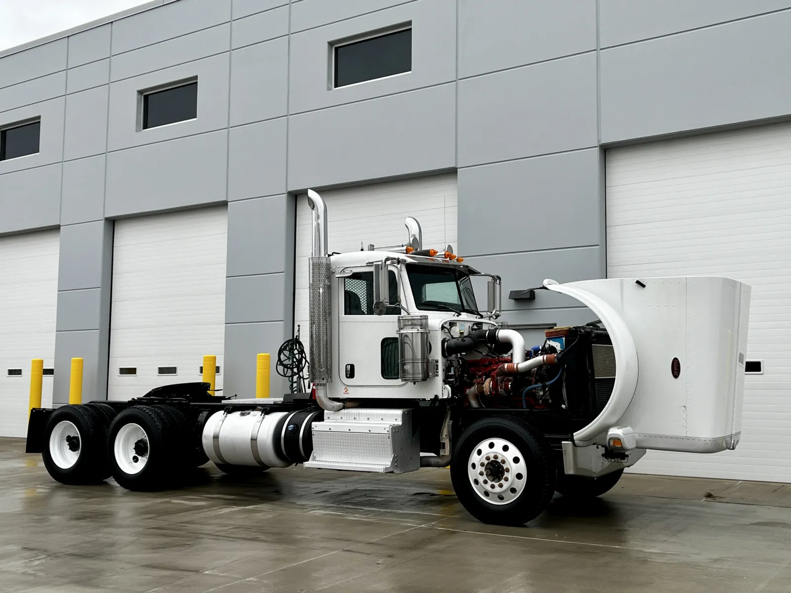 2014 Peterbilt - image 9