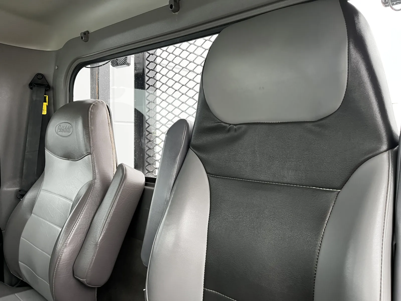 2014 Peterbilt - image 20