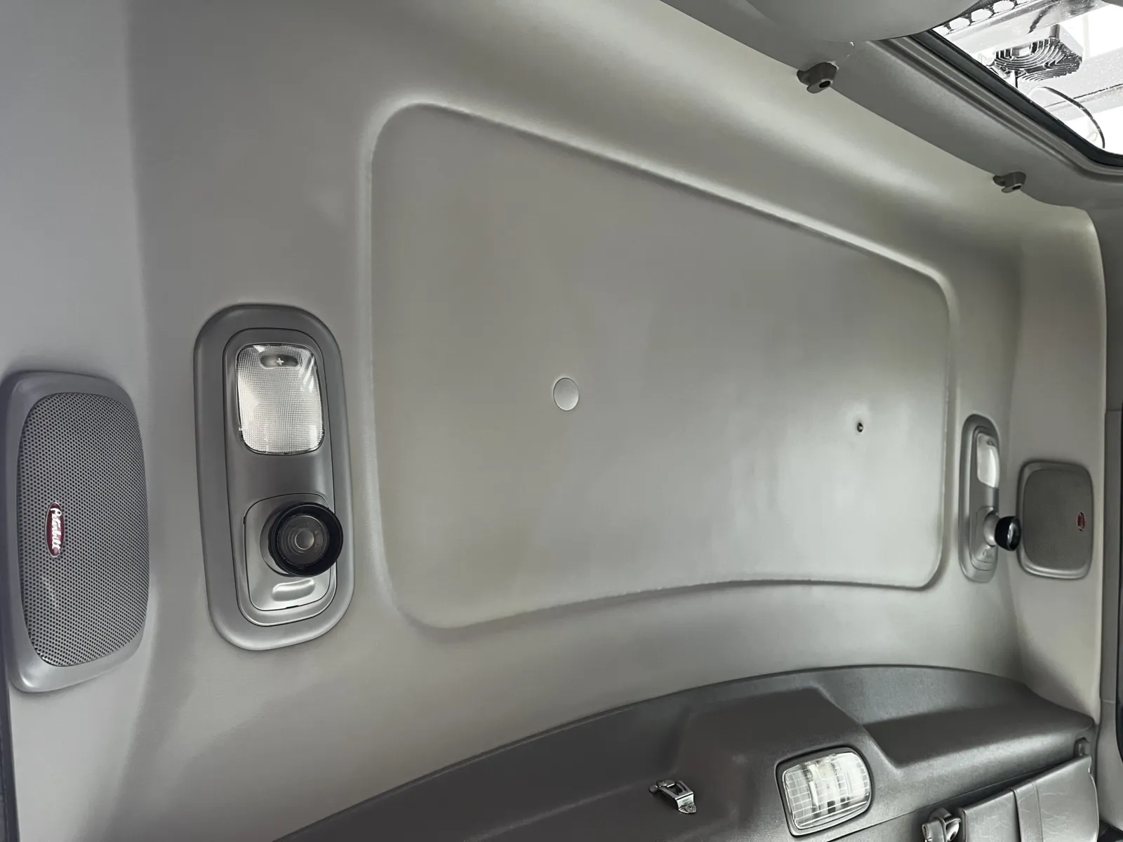 2014 Peterbilt - image 21