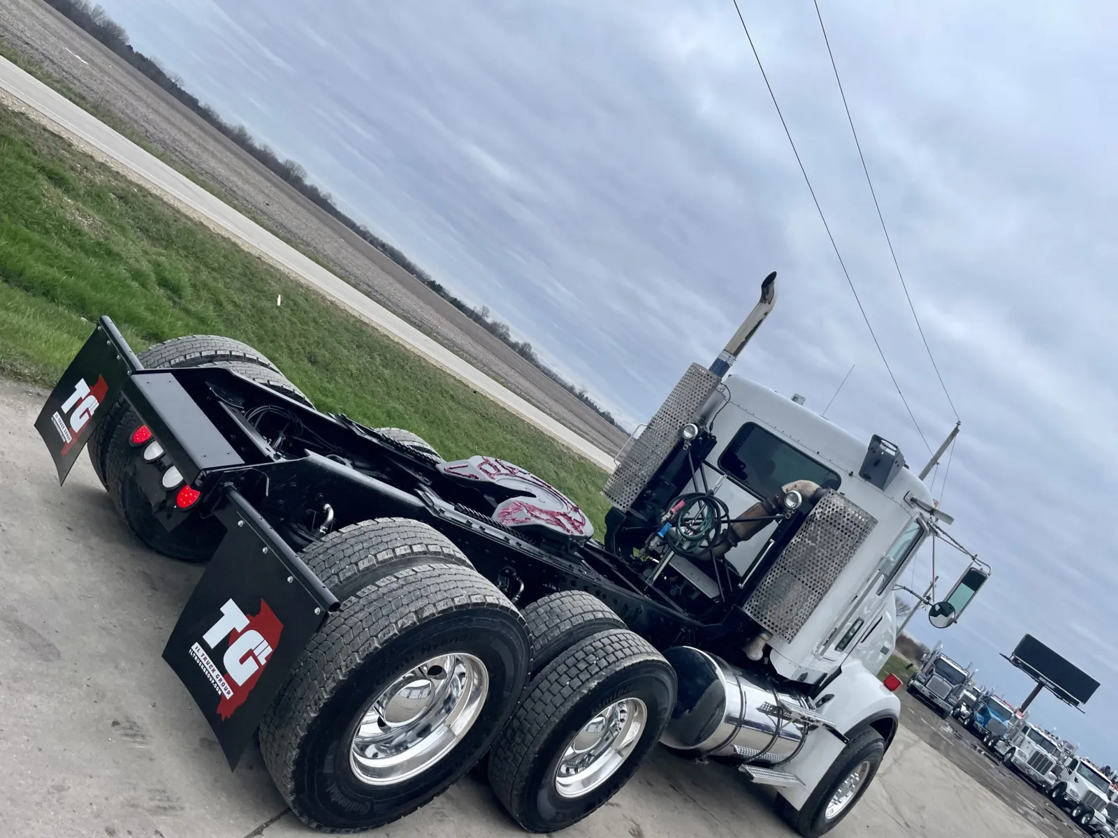 2014 Kenworth T800 - image 11