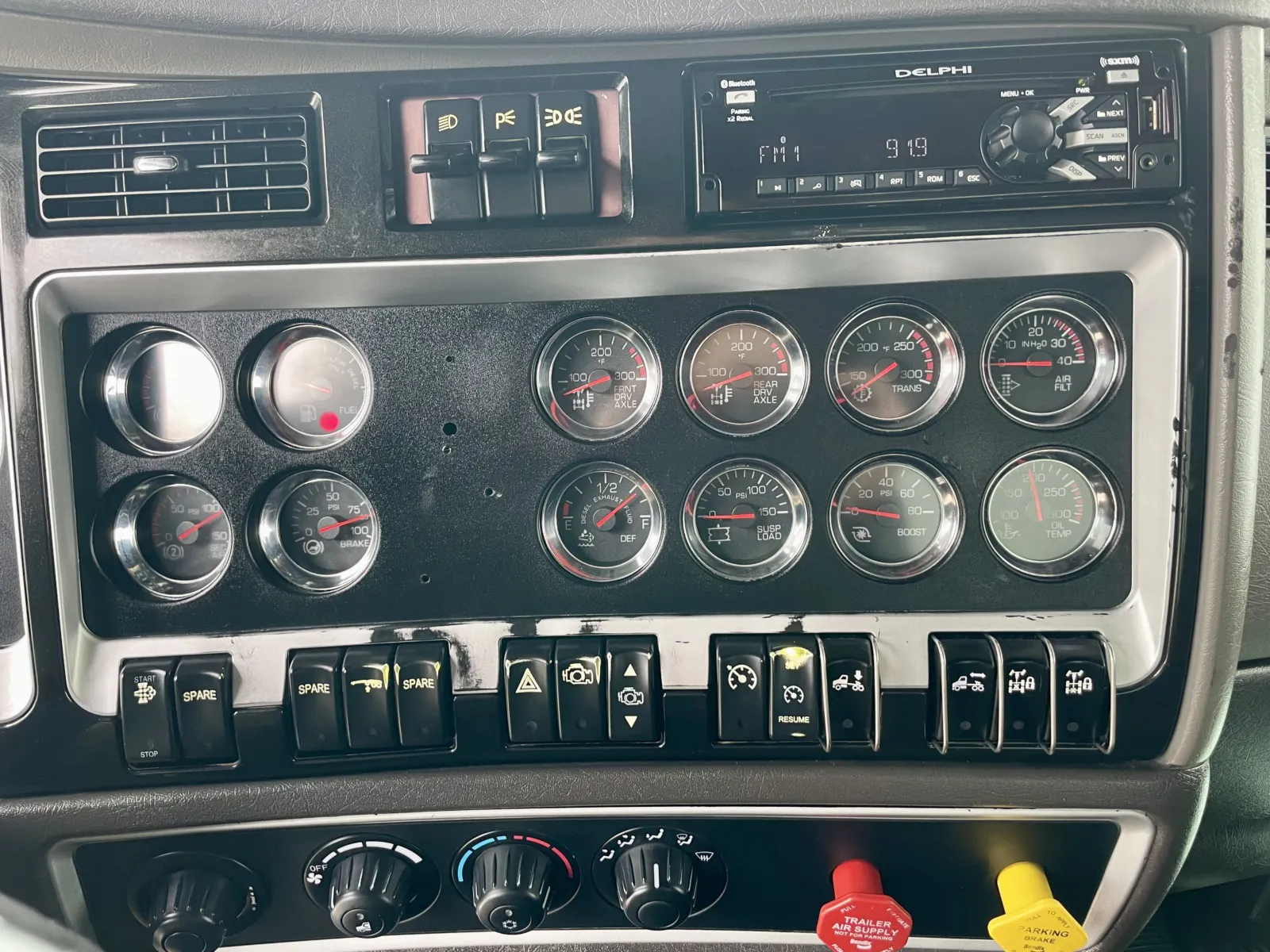 2014 Kenworth T800 - image 18