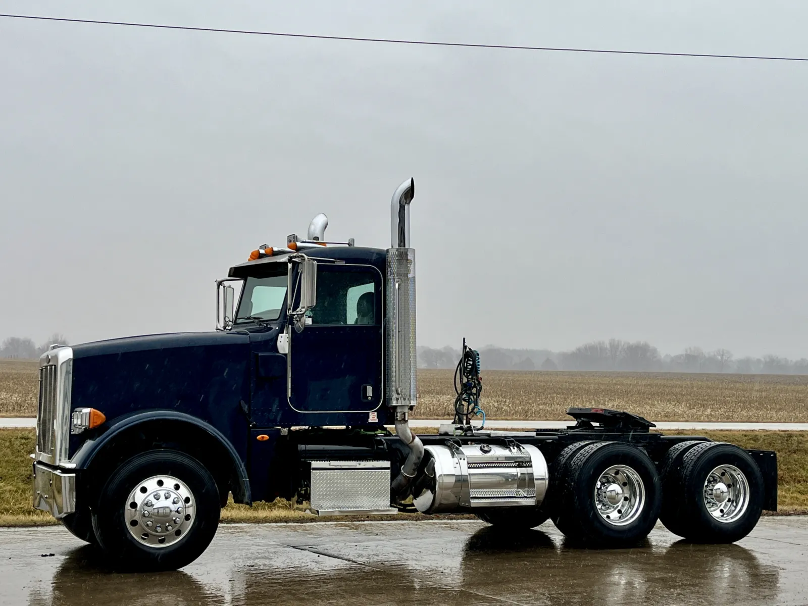 2008 Peterbilt - image 2