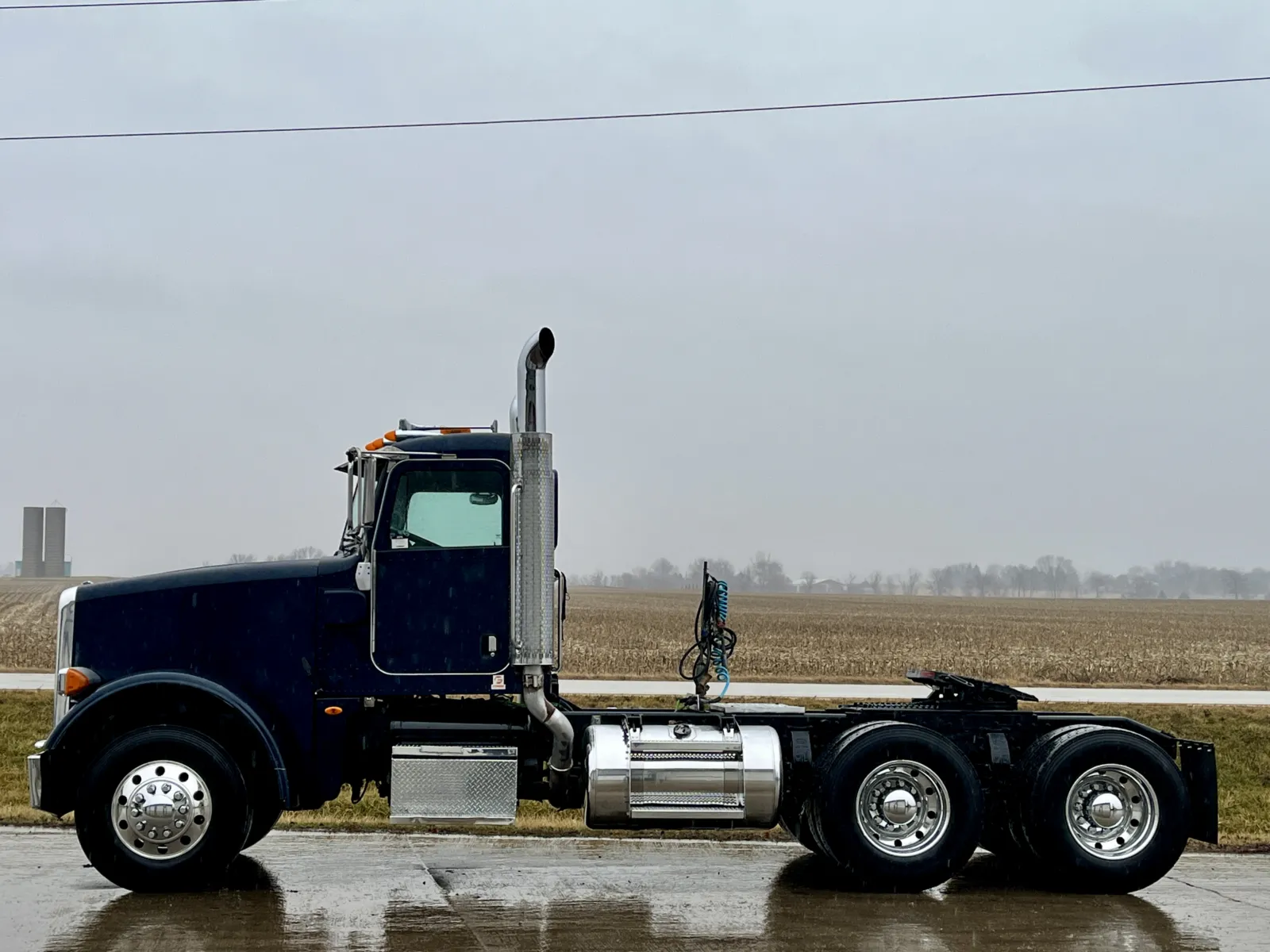 2008 Peterbilt - image 4