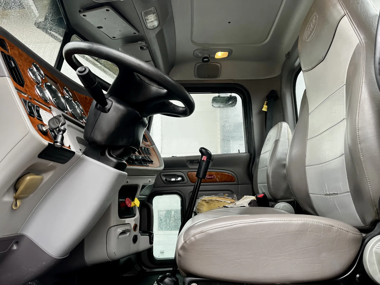 2008 Peterbilt - image 14