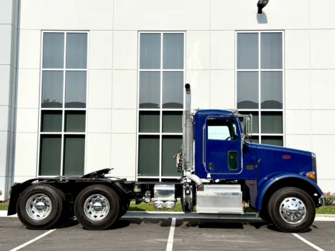 Another view of 2016 PETERBILT 365 for sale in New Lenox, IL at Forge Truck Centers - Illinois