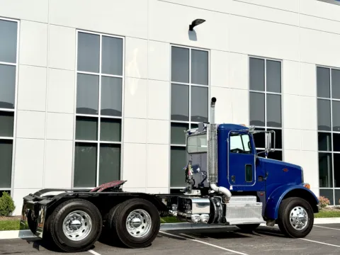 More photos of 2016 PETERBILT 365 at Forge Truck Centers - Illinois, IL