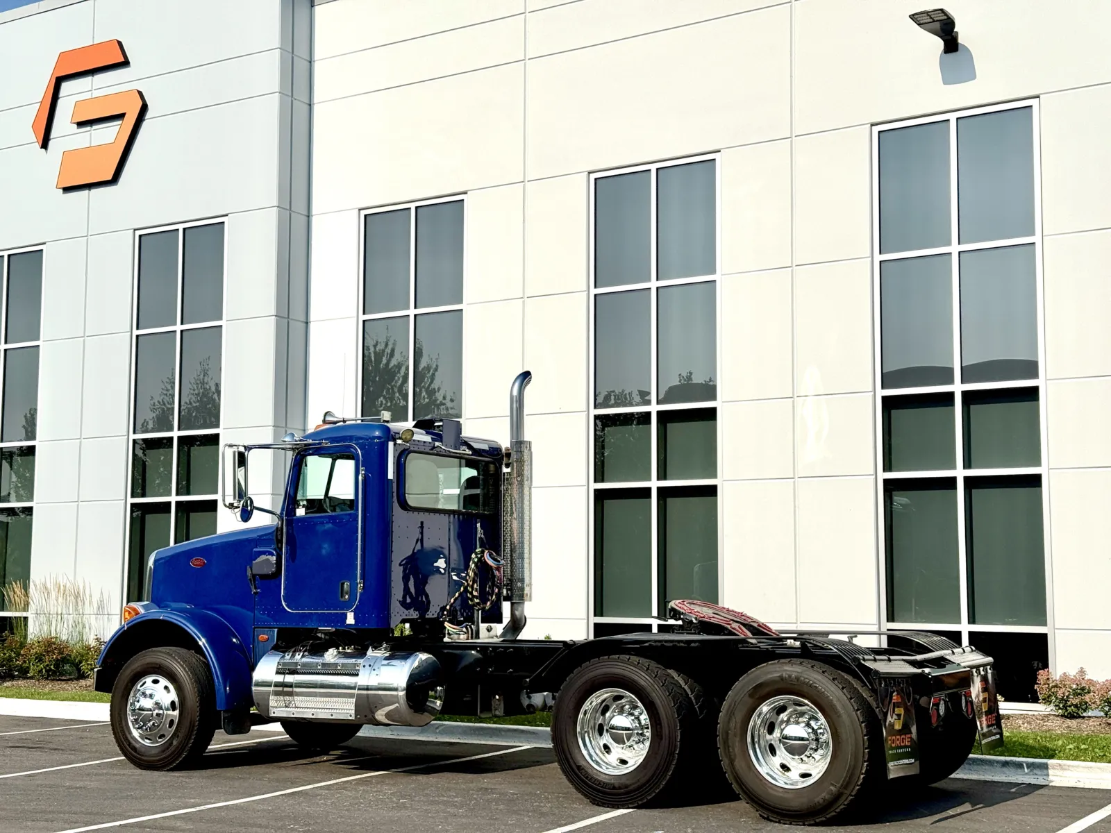 2016 Peterbilt 365 - image 6