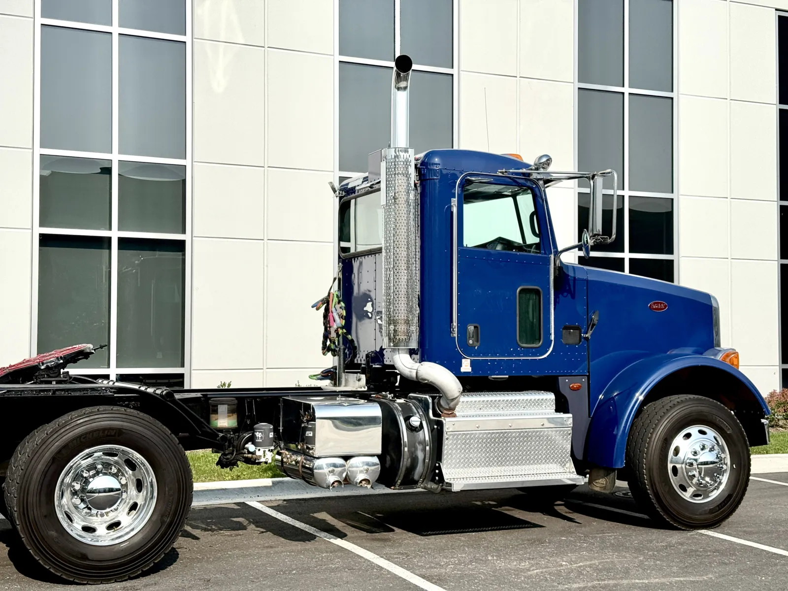 2016 Peterbilt 365 - image 7