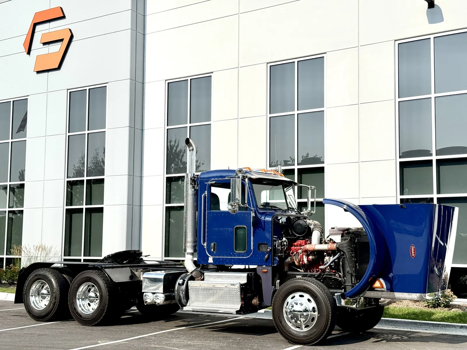 2016 Peterbilt 365 - image 9