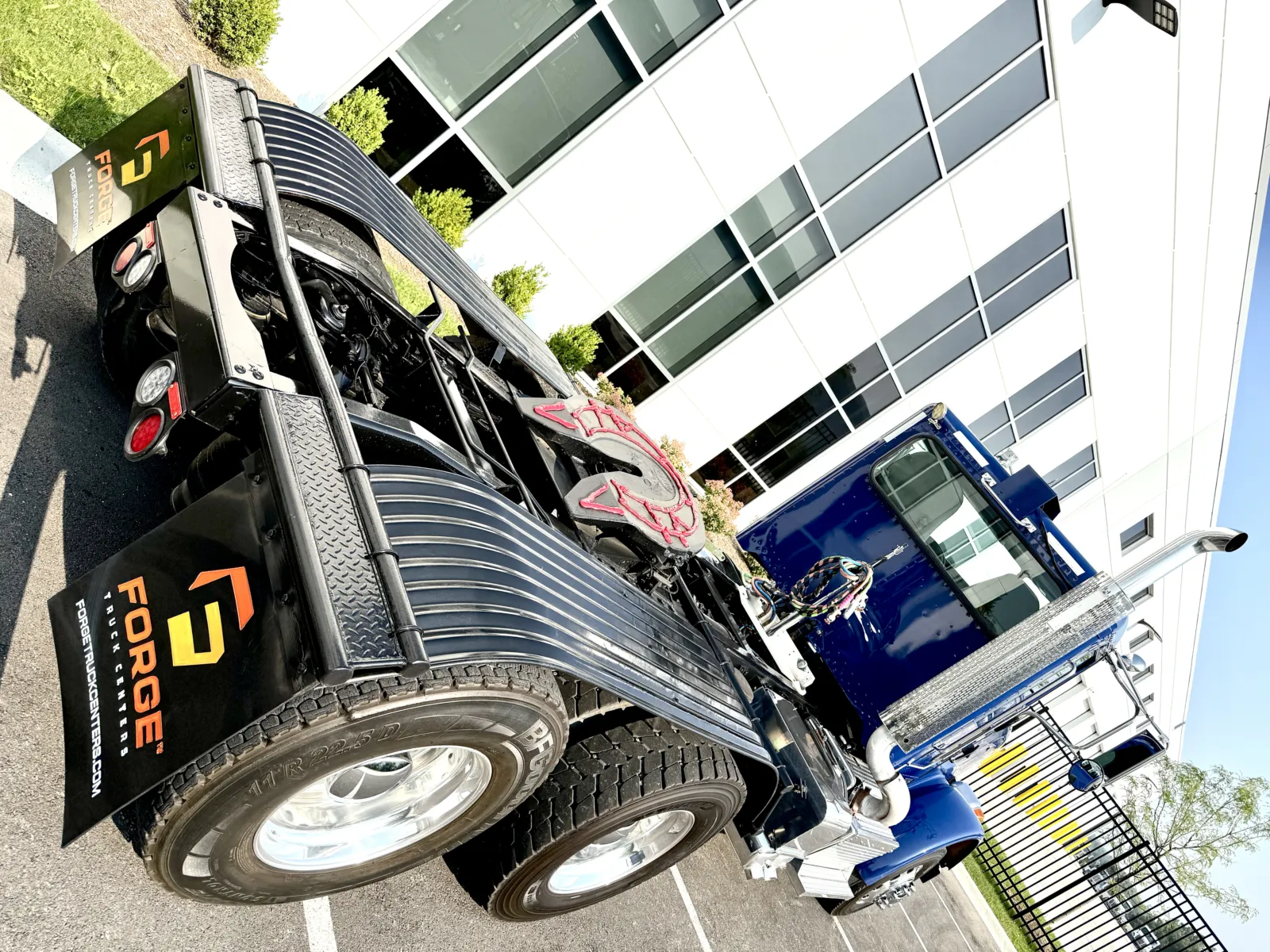 2016 Peterbilt 365 - image 11