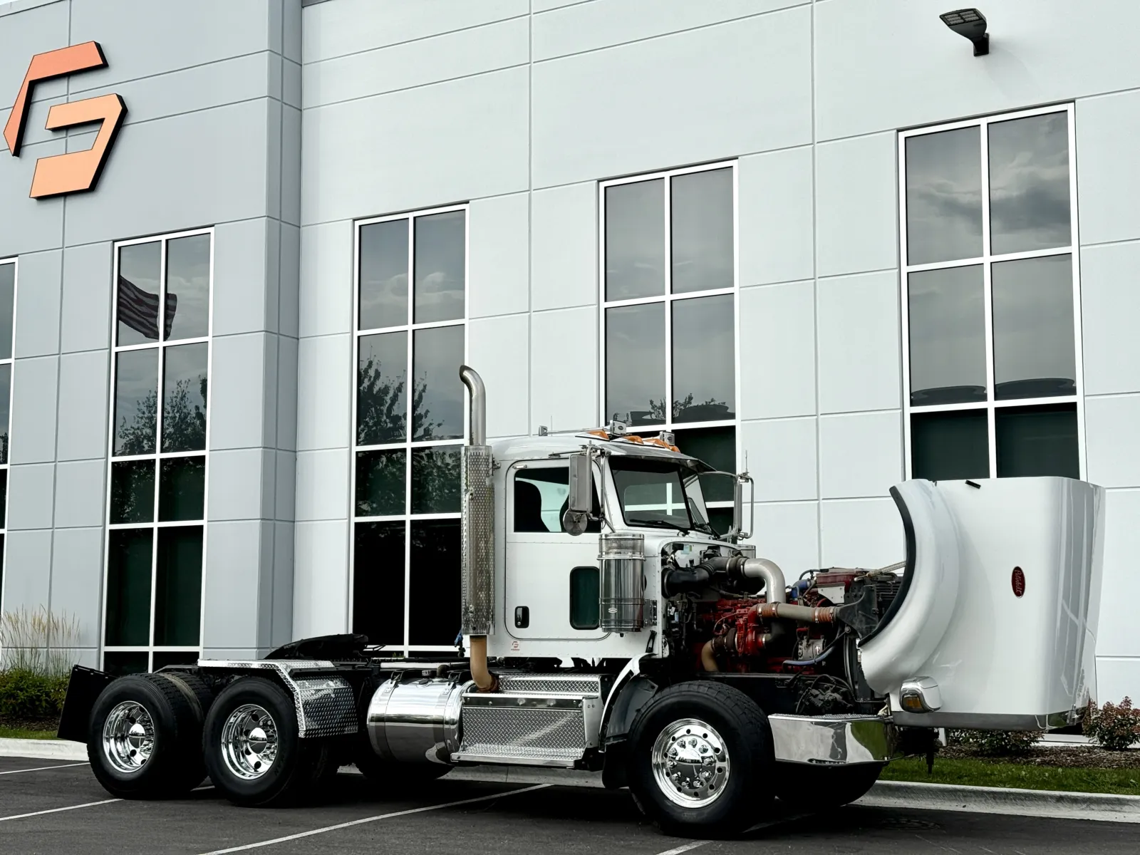 2015 Peterbilt - image 9