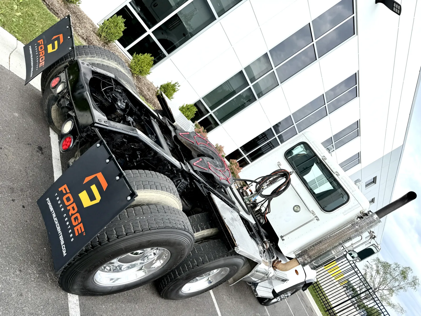 2015 Peterbilt - image 11