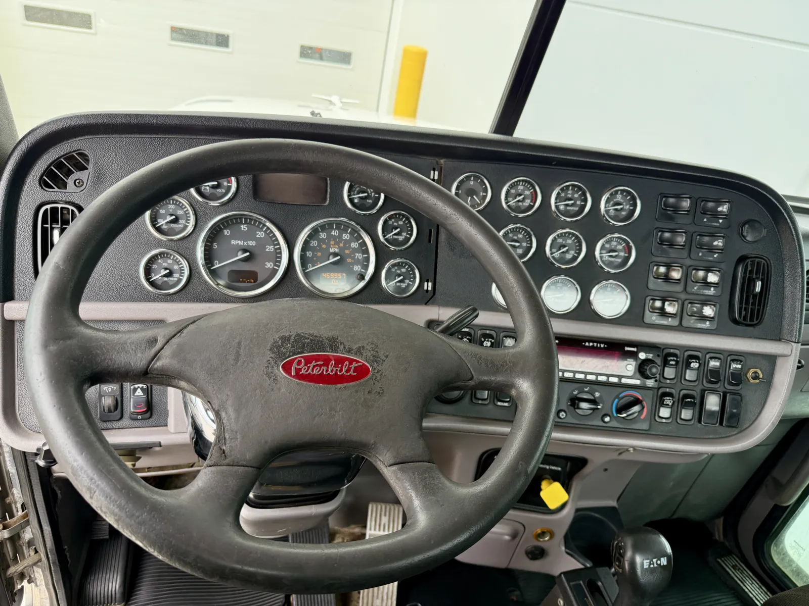 2015 Peterbilt - image 16