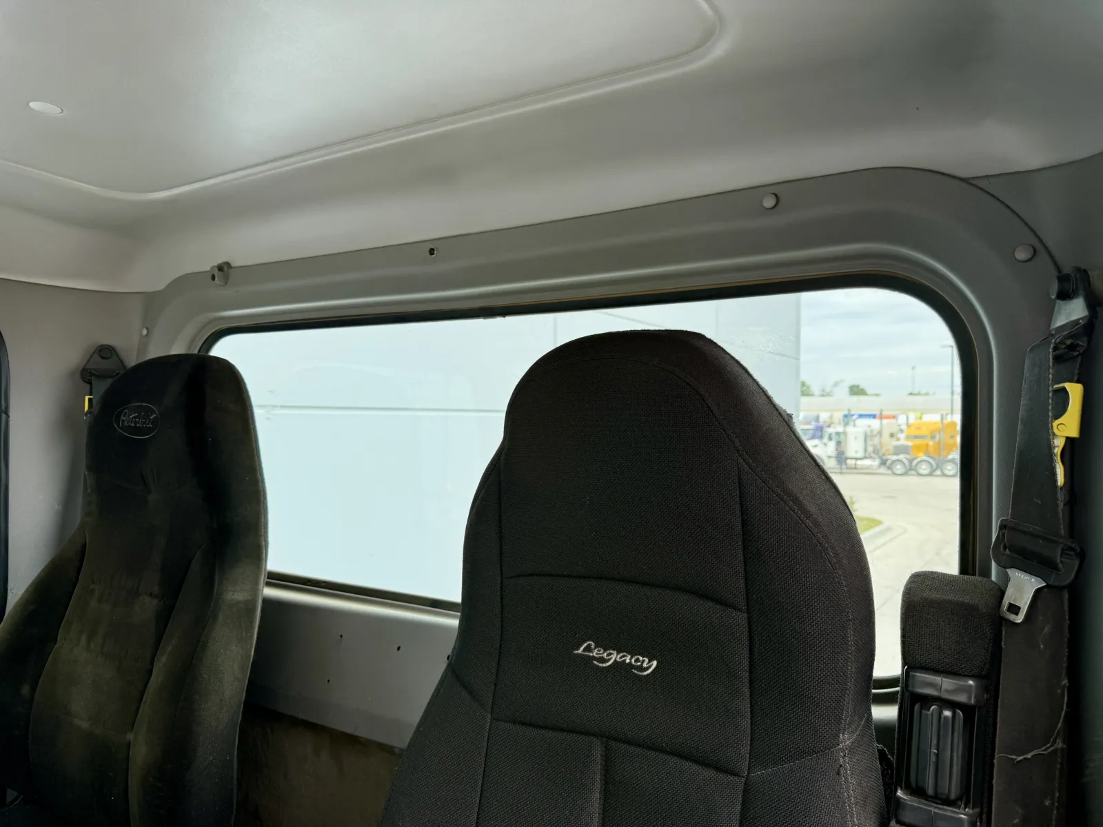 2015 Peterbilt - image 20