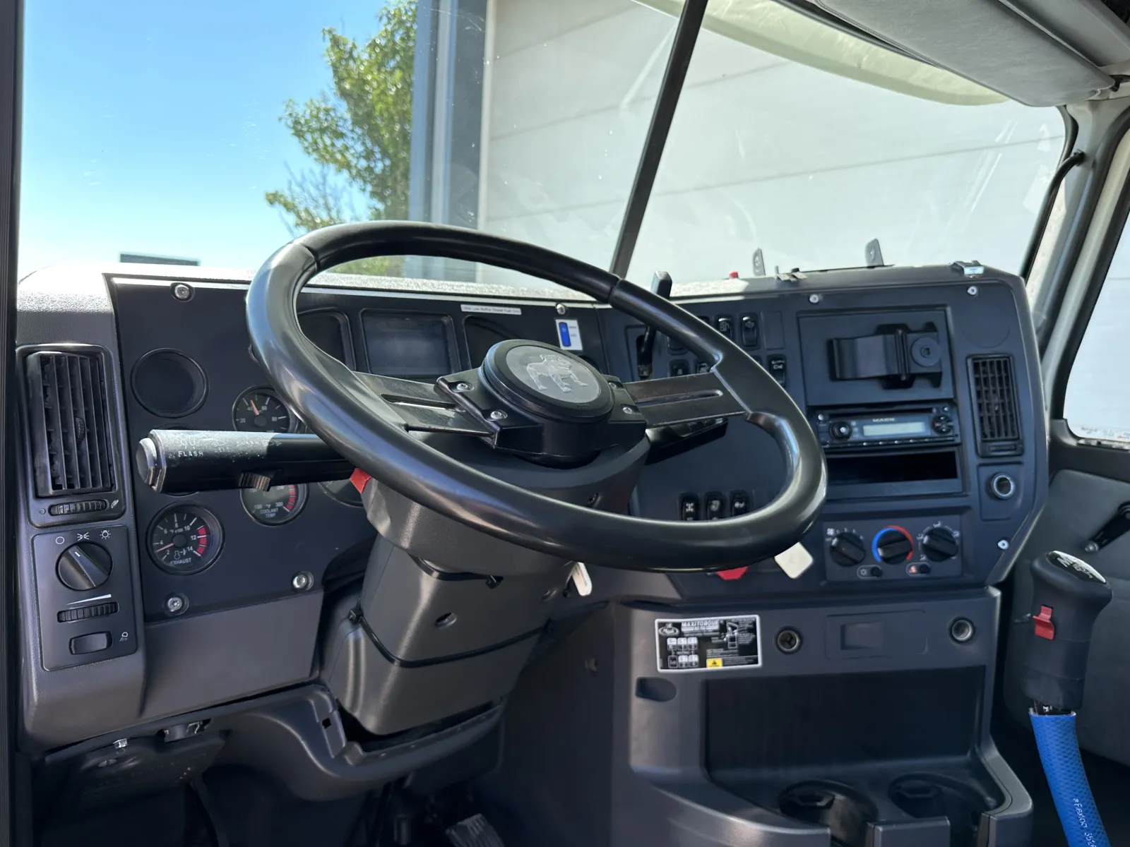 2012 Mack - image 15