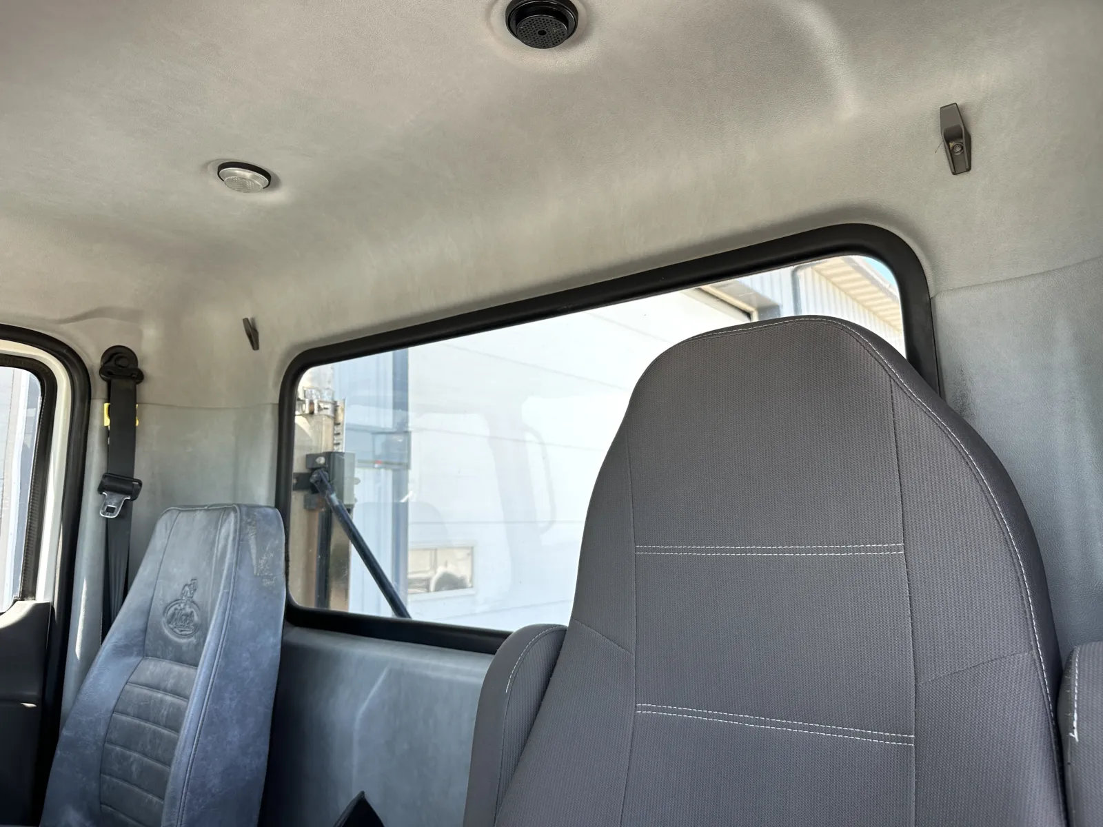 2012 Mack - image 20