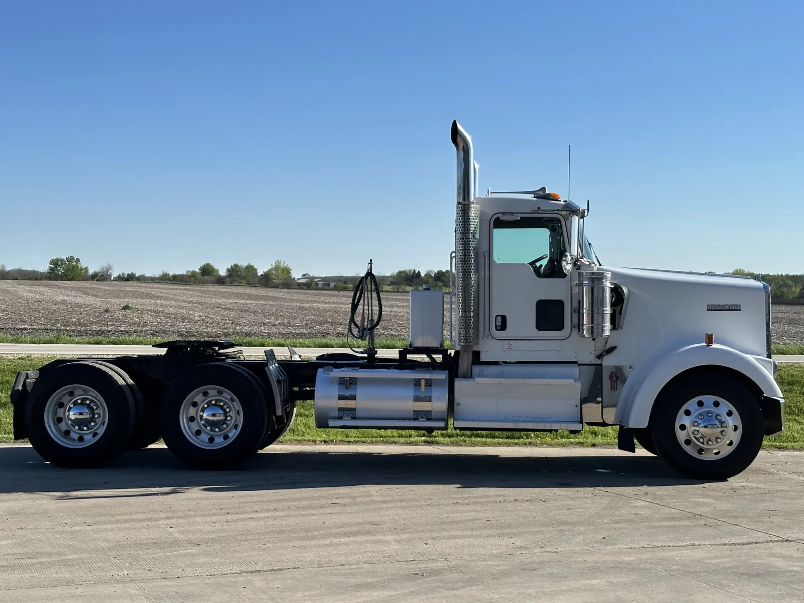 2015 Kenworth W900 - image 3