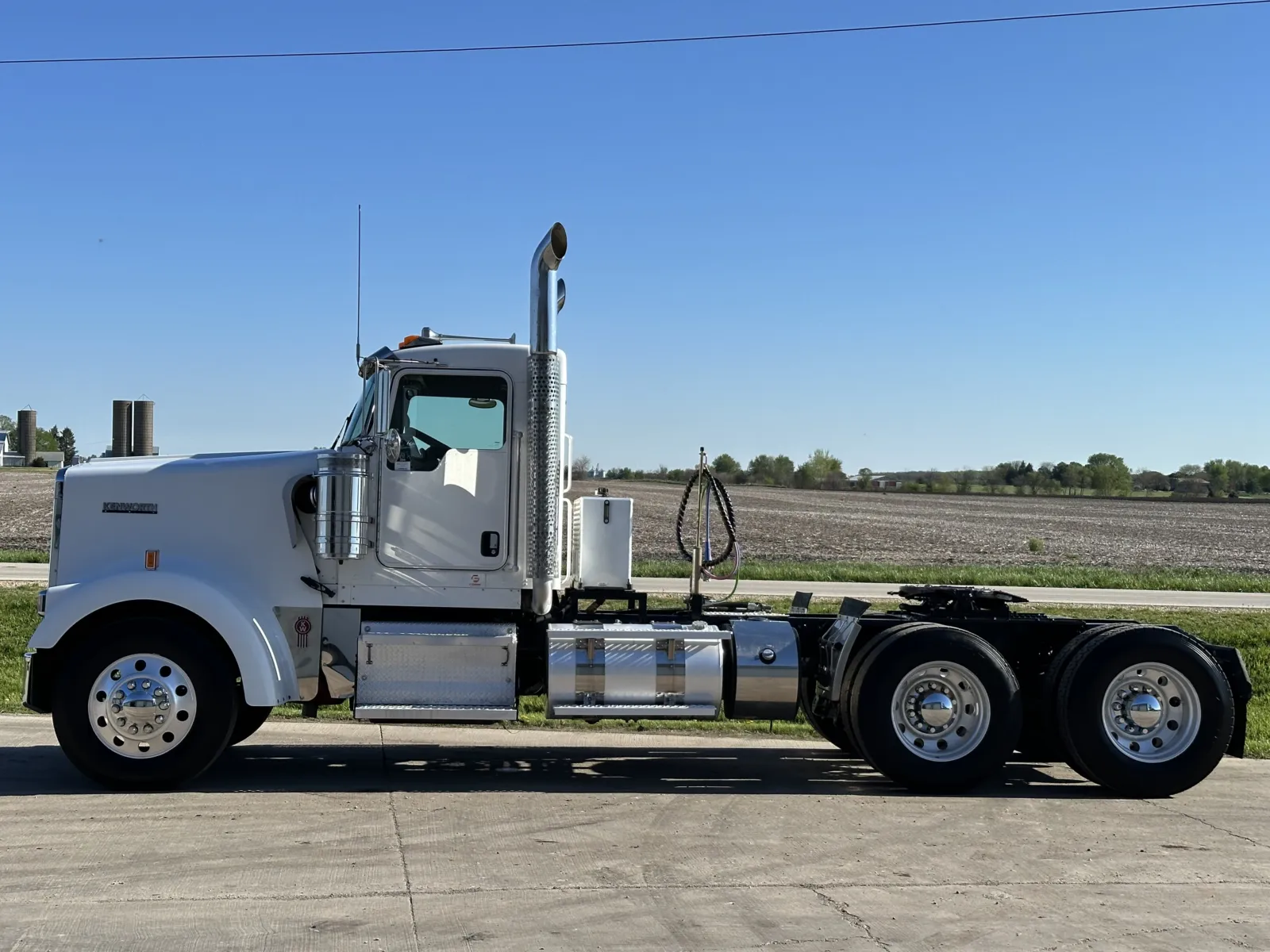 2015 Kenworth W900 - image 4