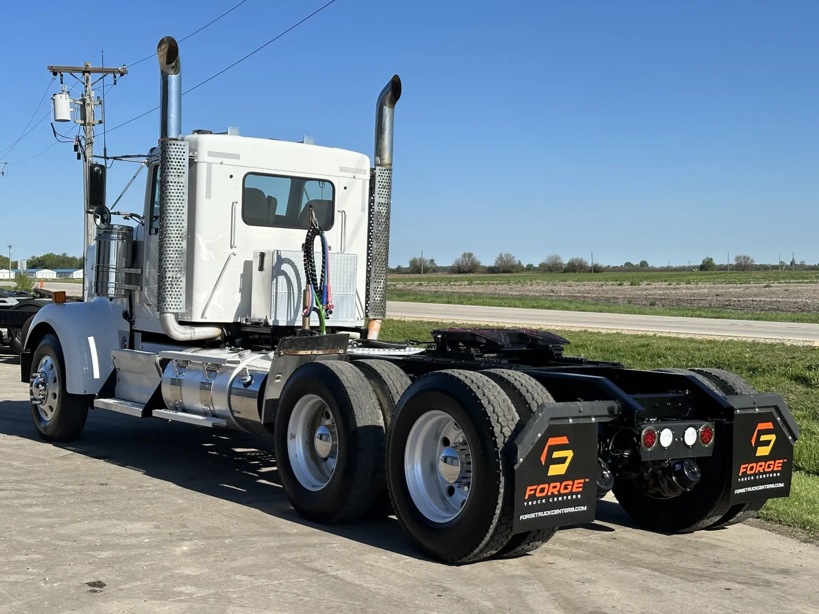 2015 Kenworth W900 - image 6