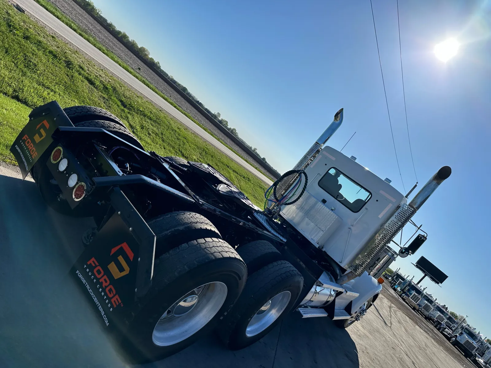 2015 Kenworth W900 - image 11