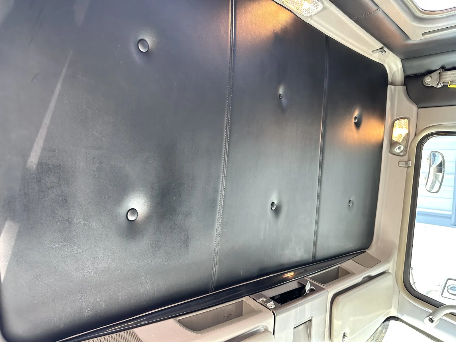 2015 Kenworth W900 - image 20