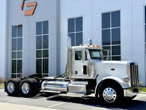 Photos of 2013 PETERBILT 388 for sale in New Lenox, IL at Forge Truck Centers - Illinois