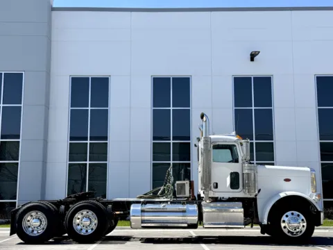 Another view of 2013 PETERBILT 388 for sale in New Lenox, IL at Forge Truck Centers - Illinois